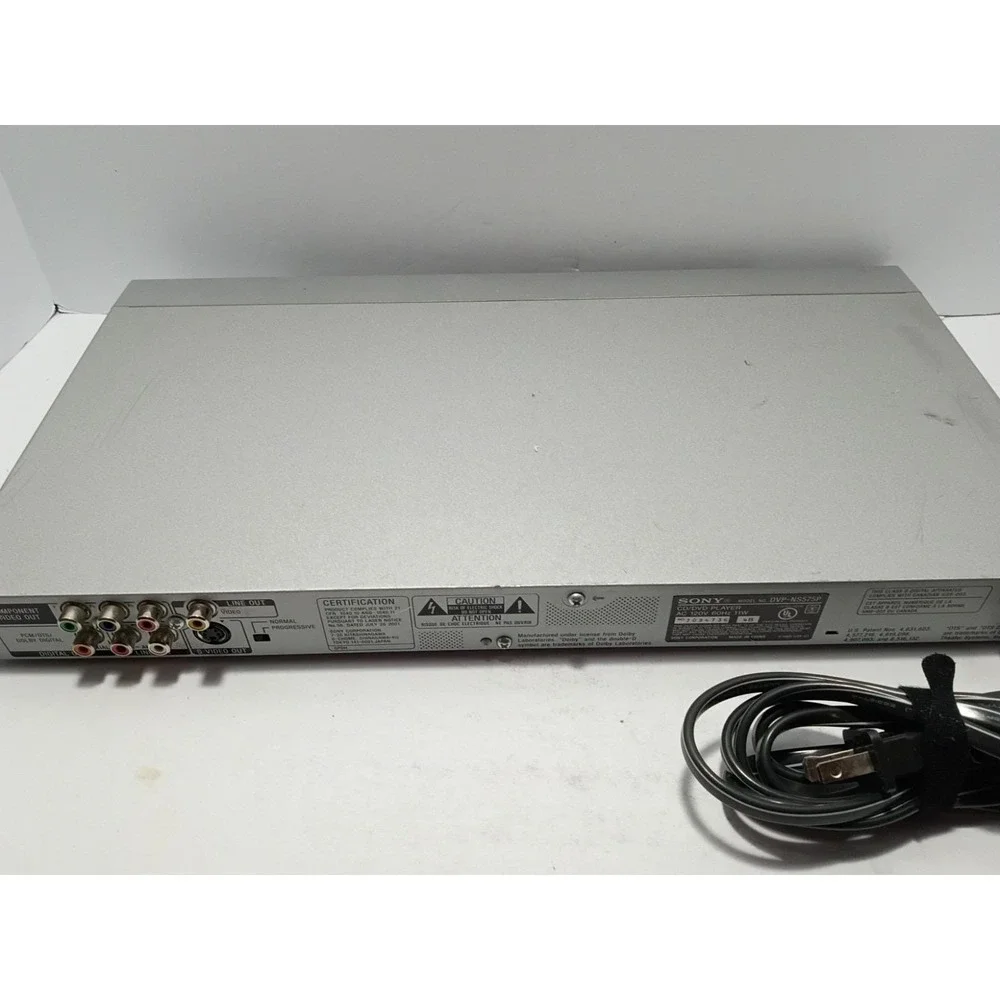 Sony DVP-ns575p DVD player comes with remote and cables works great